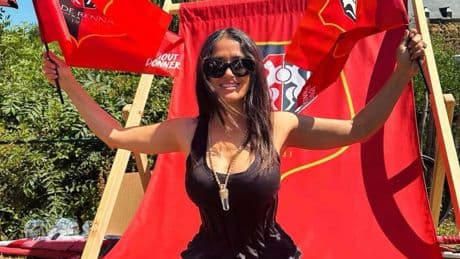 Bob Cochonou et galette-saucisse au Tour de France : ces photos de Salma Hayek comme vous ne l’avez jamais vue