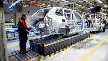 El 'frenazo' eléctrico: el lamento de Tesla es solo un aviso de una crisis mayor en el sector