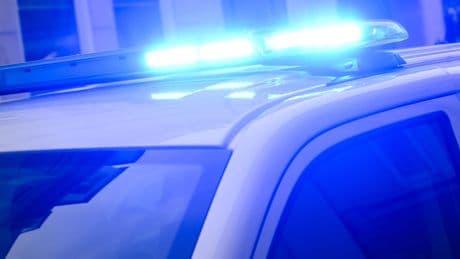 SEK nimmt Verdächtigen fest - Mann (19) soll Frau (55) getötet haben
