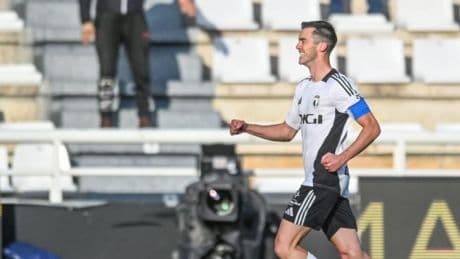 El Burgos remonta con un misil de Aitor Córdoba desde su campo