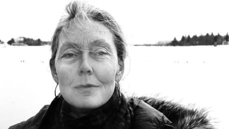 Anne Carson, a tientas en el amanecer