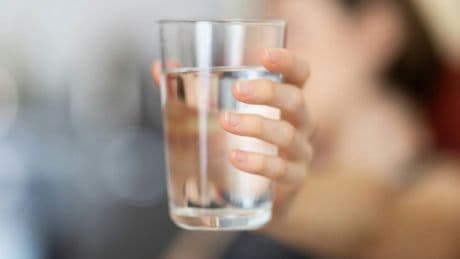 El invento definitivo en verano: solo con tocar la pantalla del móvil sabrás si necesitas beber