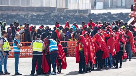 Während Deutsche urlauben, erschüttert die Kanaren ein Flüchtlingsskandal