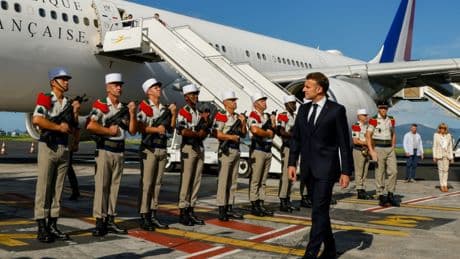Emmanuel Macron très attendu à La Réunion sur le chikungunya et le cyclone Garance