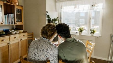 Pflege von Angehörigen: Pflegen Sie Ihr Kind, Ihren Partner oder Ihre Eltern?