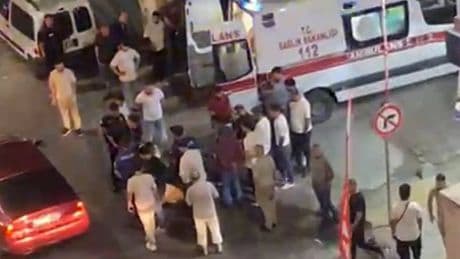 Sultangazi'de yaşanan kavgalar kamerada: 2 kişi yaralandı