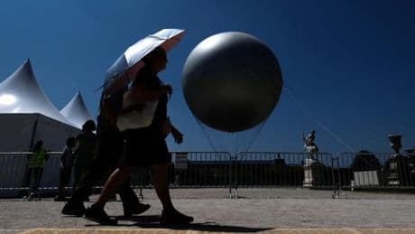 Canicule : la vigilance orange étendue à 84 départements lundi, annonce Météo-France