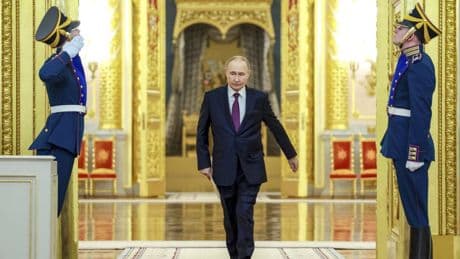"Teheran accetti l'accordo con gli Usa". La mossa di Putin sul nucleare iraniano