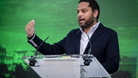 Vox presiona a Feijóo para que presente una moción de censura contra Sánchez tras los audios sobre la UCO