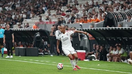 Joao Mario yeni sezona golle başladı