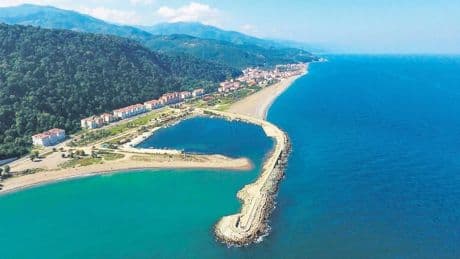 Rüzgârın fısıltısında bir ilçe Abana