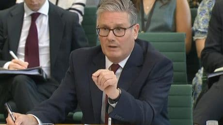 Starmer clashes with senior MP over welfare reform