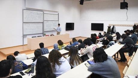 Vakıf üniversitelerinde zam krizi: Kayıt ücretleri öğrencileri zorluyor!