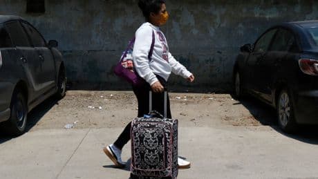 US sends 68 migrants back to Honduras and Colombia in first voluntary deportation