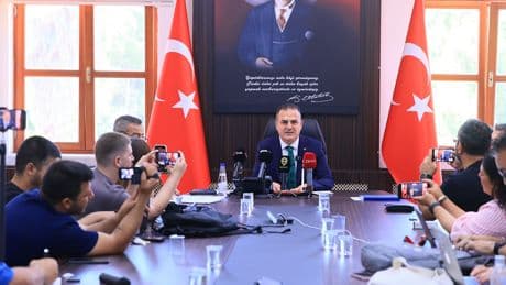 Muğla Valisi Akbıyık'tan Marmaris'te tepki çeken görüntülerle ilgili açıklama