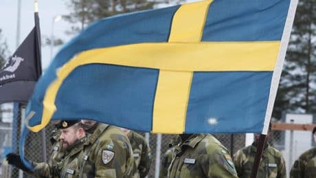’Nederlandse man en vrouw dringen militair gebied in Zweden binnen: politie arresteert tweetal’