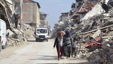 Cumhurbaşkanı Erdoğan deprem konutlarının teslimi için Malatya'da: Ağır hasarlı illerde yıkılan konutların yarısı bile teslim edilmedi