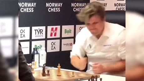 Das sieht man GANZ selten - Heftiger Ausraster von Schach-Superstar