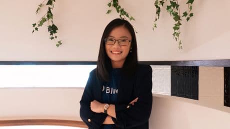 An ex-Bain consultant sick of copy-pasting translations just raised $1.5M for an AI startup. Here's her 15-slide pitch deck.