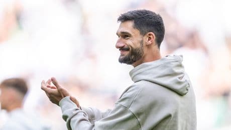 Gladbach-Stürmer macht in „Streetwear“ - Kleindienst geht in die Mode-Branche