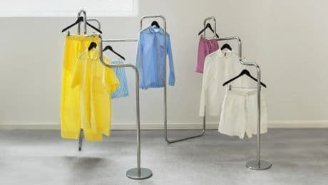 Pro & Contra: Was ist praktischer: Kleiderstange oder Schrank?