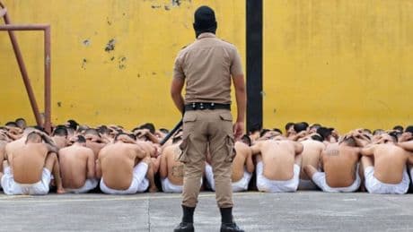Immigré envoyé par "erreur" en prison au Salvador: l'administration Trump refuse de rendre compte à la justice fédérale de son sort