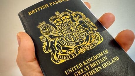 UK passport warning as travellers experience Brexit rule hell at airports