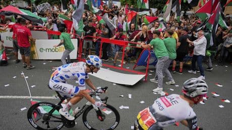La Vuelta Ciclista al Pogromo