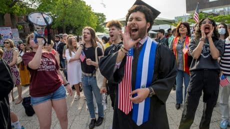 Les étudiants d'Harvard manifestent face à l'offensive de l'administration Trump