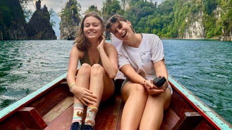 Interview: Zwei Freundinnen flogen nach Hawaii – und landeten in einem Albtraum