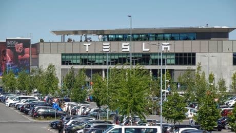 Dramatischer Tesla Einbruch in Europa Volkswagen nutzt die Gunst