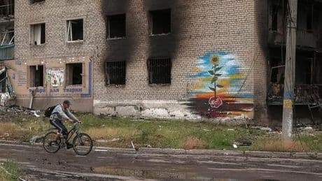 En direct, guerre en Ukraine : nouvelles évacuations ordonnées par Kiev dans la région de Soumy, où la Russie revendique la prise d’un village