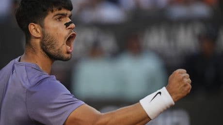 Alcaraz beats Sinner again to win the Italian Open and solidify his status as French Open favorite