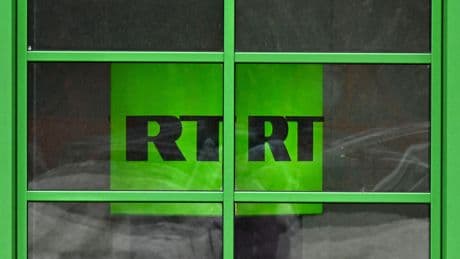 Trois ans après leur interdiction, les médias affiliés au Kremlin sont toujours disponibles en Europe