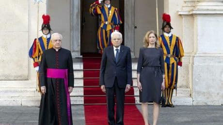 Mattarella in Vaticano per il primo incontro con Papa Leone XIV, nella delegazione presente anche Tajani