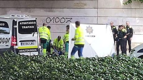 Muere un motorista de 57 años en el centro de Vitoria