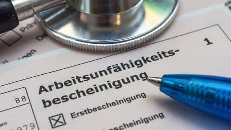 So teuer wie noch nie - Arbeitgeber schlagen Kranken-Alarm