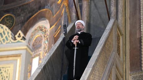 Diyanet'in Cuma hutbesinde kıyafet müdahalesi