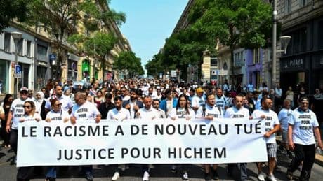 Attentat raciste de Puget-sur-Argens: Plus de 2.000 participants aux marches blanches en hommage à Hichem Miraoui