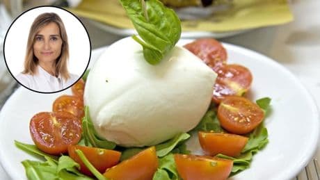 Magda Carlas, dietista, tajante: "Pensar que tomar una gran bola de burrata con tomates es ligero es una idea errónea"