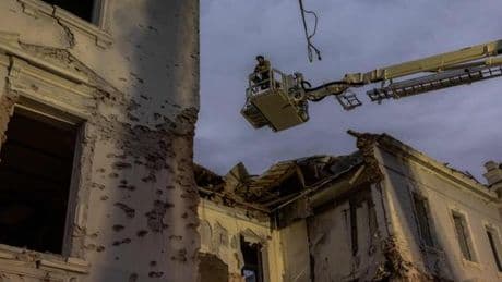 Guerre en Ukraine : la frappe meurtrière sur Soumy suscite l’indignation des alliés de Kiev