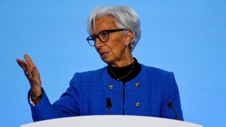 La Bce conferma target inflazione ma Lagarde avverte:  «Contesto altamente incerto»