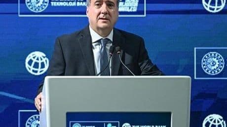 'Türkiye, yenilenebilir enerji hedefiyle dünya çapında lider konumda'