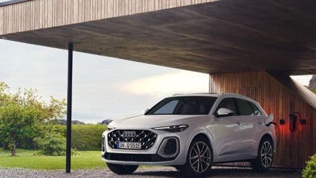 Nuova Audi Q5 e-hybrid, una mezza auto elettrica: viaggia per 100 km a batteria