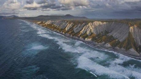 Russia earthquake: 7.4 magnitude quake caught on camera before tsunami warning