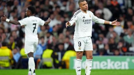 Algunos pitos para Mbappé en el Bernabéu