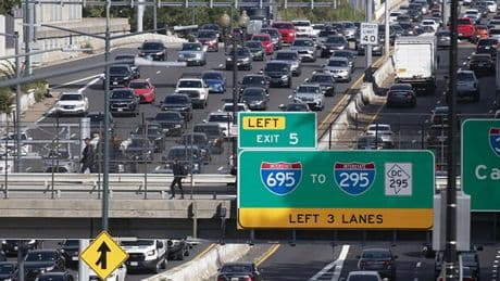 America di Trump fa marcia indietro su regolamentazione emissioni: Gas serra non sono dannosi, il settore trasporti esulta