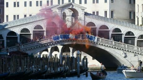 "Bezos, raus aus der Lagune": Protest gegen Hochzeit von US-Milliardär in Venedig