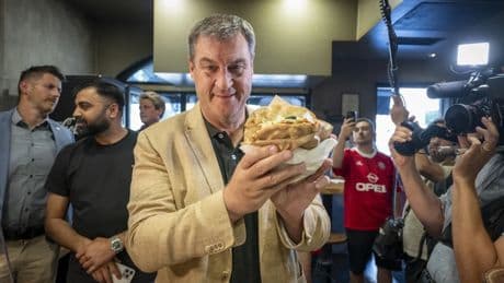Markus Söder isst Döner: Der „Söder Kebab“ ist mit Vorsicht zu genießen