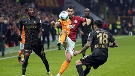 TRABZONSPOR GALATASARAY CANLI | Trabzon'da dev maç! Fatih Tekke ve Okan Buruk'un 11'i belli oldu...